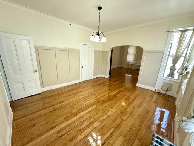 Building Photo - 927 18th St