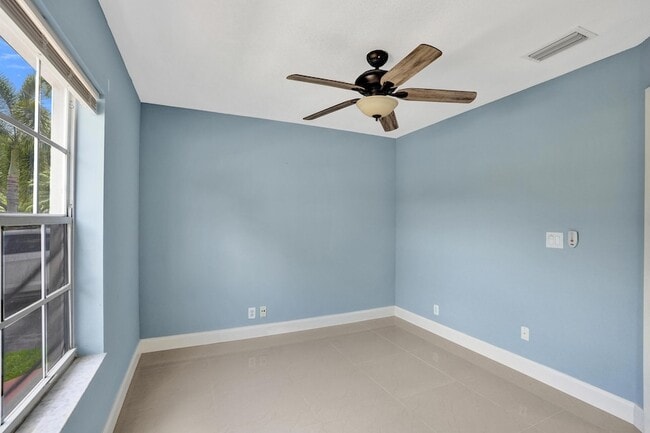 Building Photo - 17866 SW 10th Ln