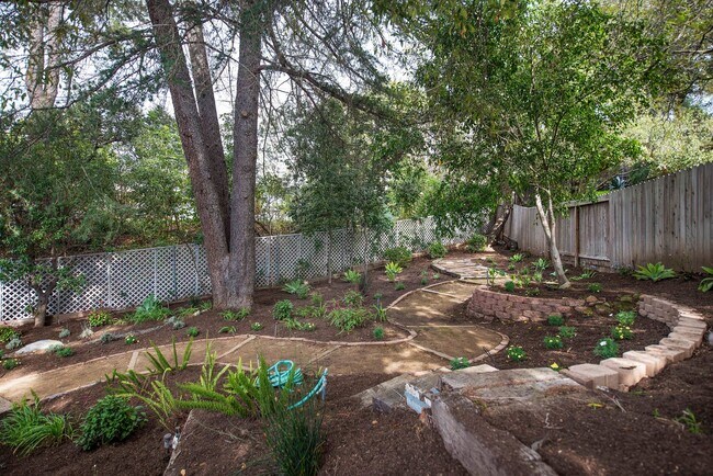 Building Photo - SPACIOUS SAN ROQUE HOME (CENTRAL AC)