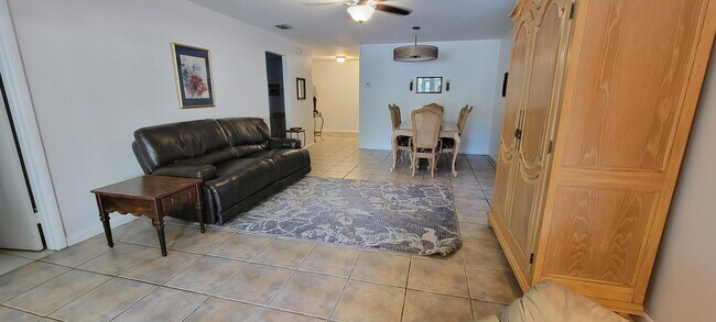 Building Photo - 12738 Peconic Ct