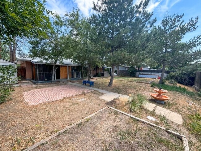 Building Photo - Beautiful 3-Bedroom, 1.5-Bathroom Home wit...