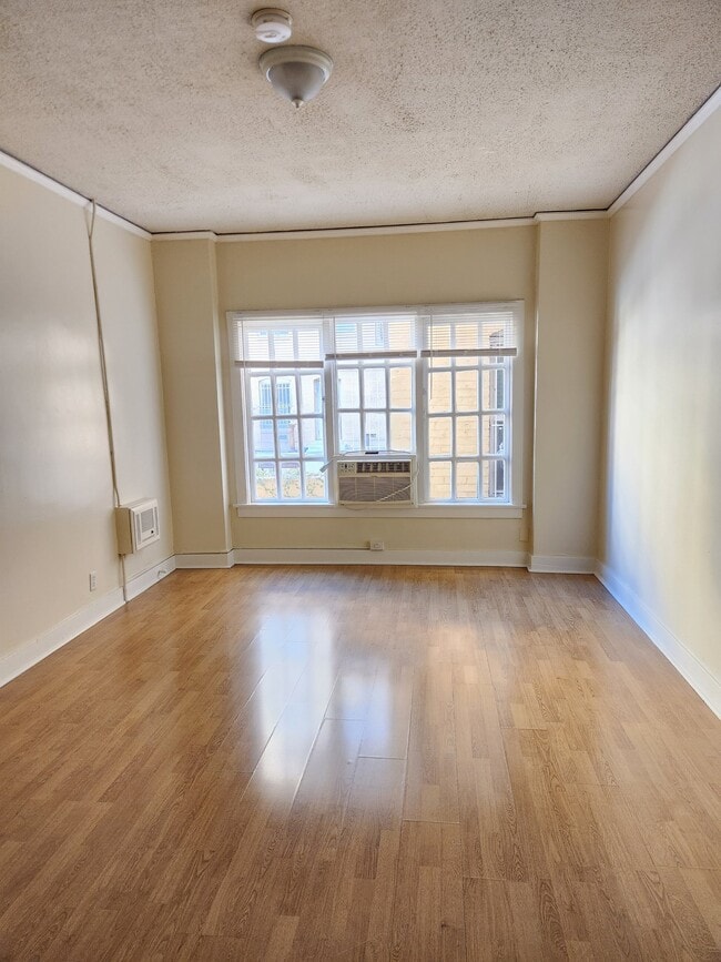 Building Photo - 1825 Ivar Ave