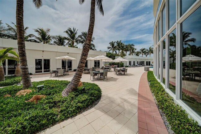Building Photo - 9601 Collins Ave