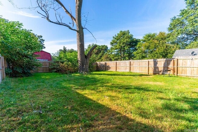 Building Photo - 505 W Texie Ave