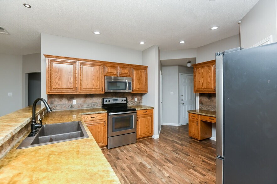 Building Photo - 415 Marybeth Dr