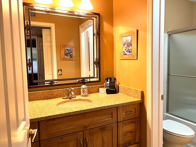 Building Photo - 6655 N Canyon Crest Dr