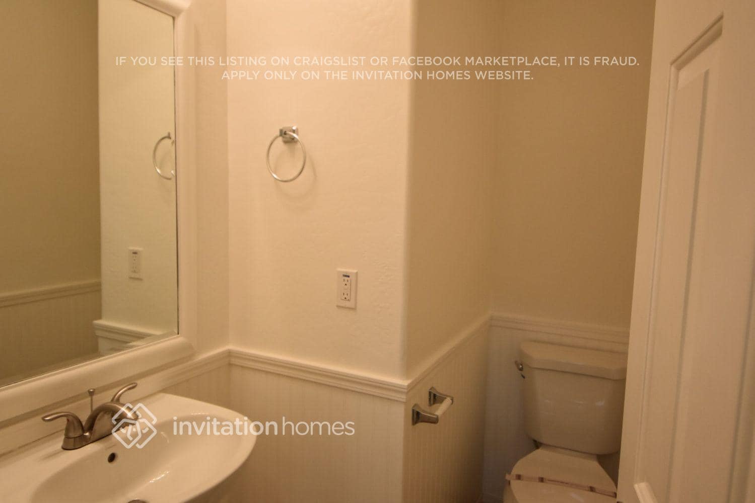 Building Photo - 17512 W Buchanan St