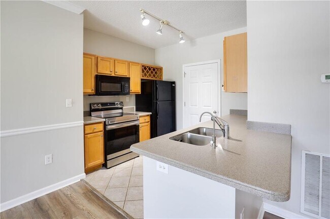 Building Photo - 4333 Dunwoody Park