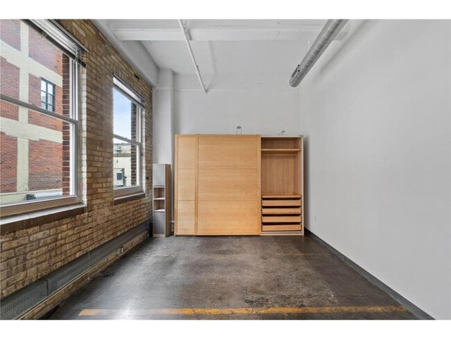 Building Photo - 700 N Washington Ave