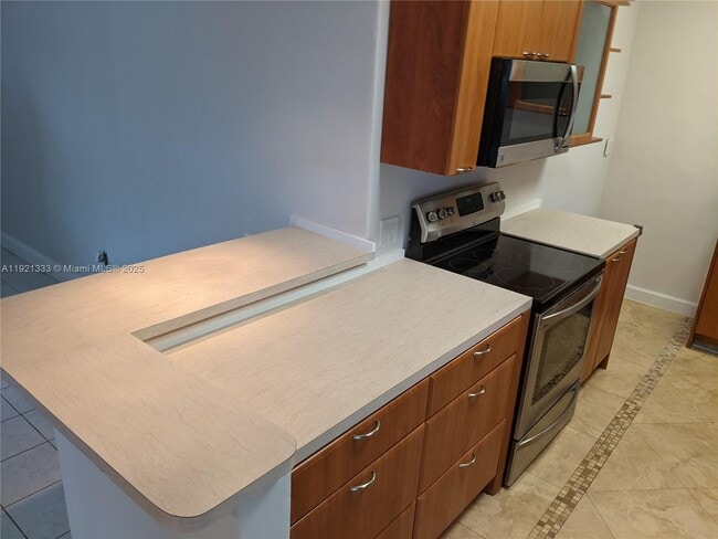 Building Photo - 6991 Coolidge St