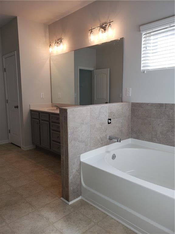 Building Photo - 5655 Mirror Lake Dr