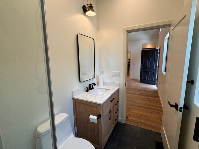 Building Photo - 2111 Hyperion Ave