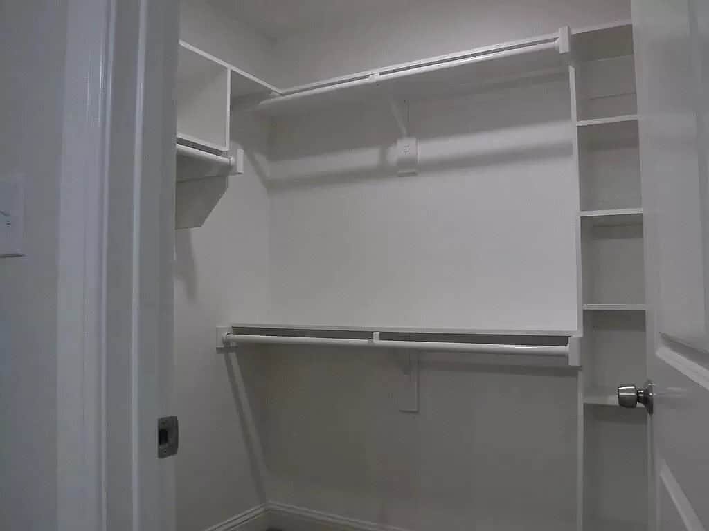 Building Photo - 810 N Broughton St