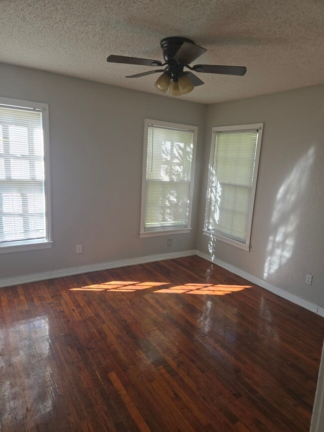 Building Photo - 3109 Fadal Ave