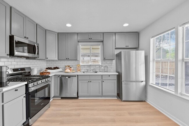 Building Photo - BEAUTIFUL HOME IN HOUSTON. MOVE IN READY!.