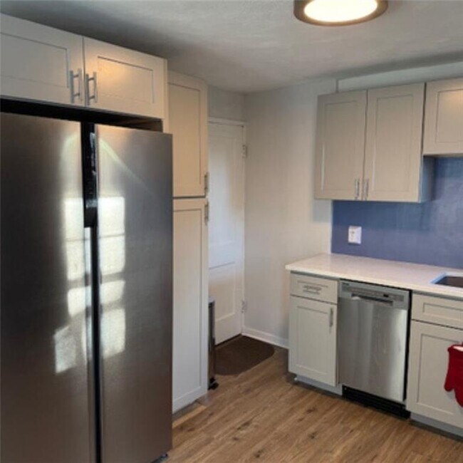Building Photo - 349 Boulevard