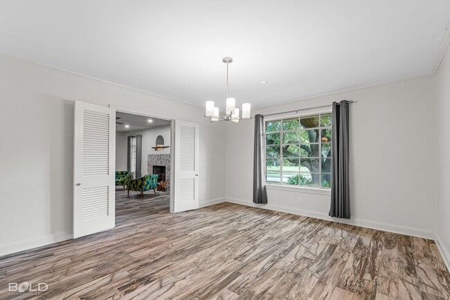 Building Photo - UPDATED MID-CENTURY MODERN HOME WITH SPECIAL CHARACTER