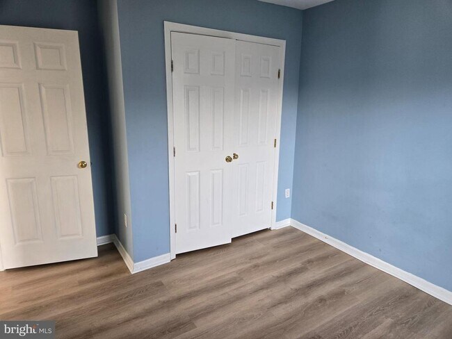 Building Photo - 300 Cinnabar Ln