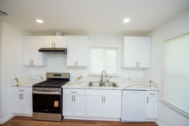 Building Photo - Remodeled Home