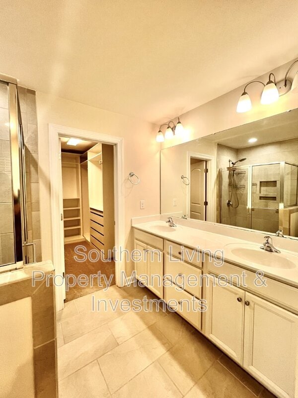 Building Photo - 5706 Lachlan Hill Ln