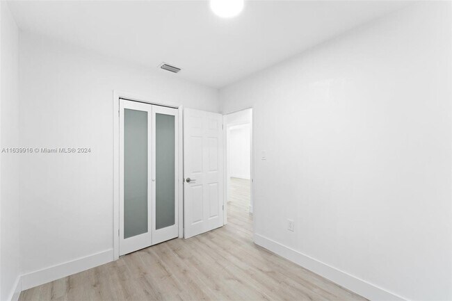 Building Photo - 3155 SW 27th Ln