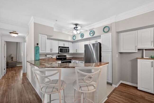 Building Photo - 4114 Central Sarasota Pkwy