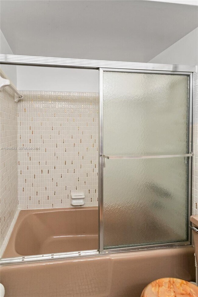 Building Photo - 2200 Diana Dr