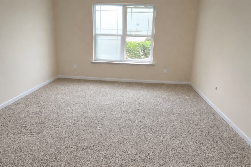 Master Bedroom - 10 Wyndham Dr