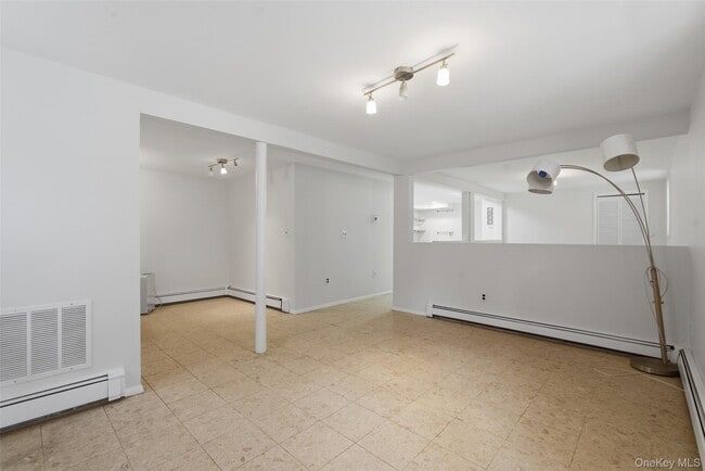 Building Photo - 25 Woodland Terrace Ct