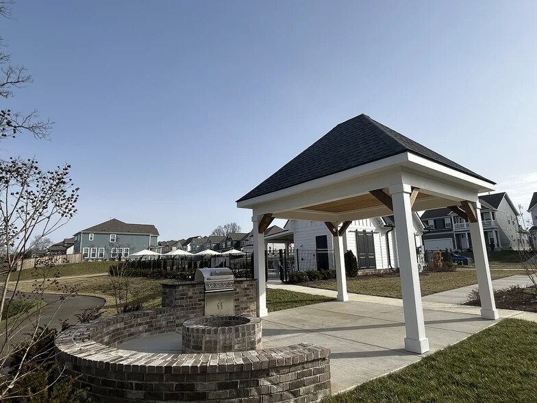 Building Photo - 356 Hammock Ln