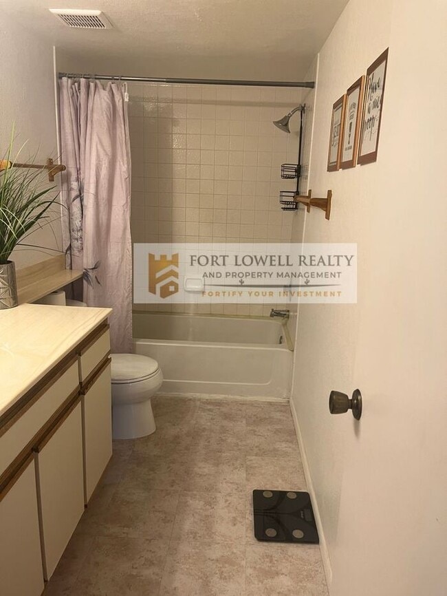 Building Photo - Beautiful 1 bedroom with washer and dryer