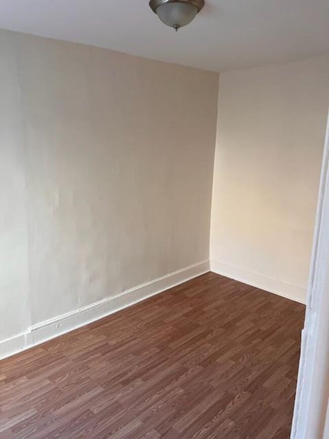 Building Photo - Spacious and Accommodating Home in the Har...