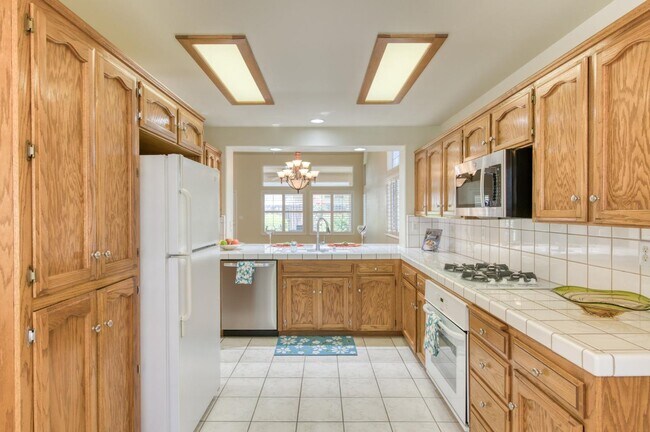 Building Photo - 3750 W Vincent Ln