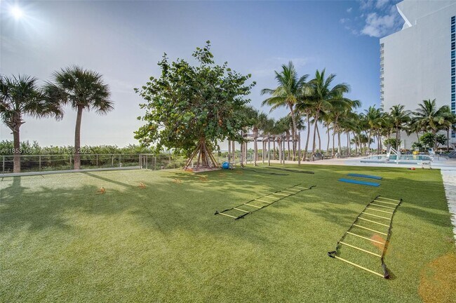 Building Photo - 6801 Collins Ave