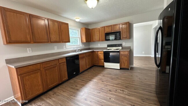 Building Photo - 7421 Spring Run Dr