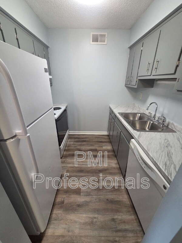 Building Photo - 2929 Selena Dr