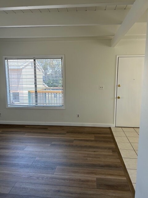 Building Photo - Renovated Upstairs 1-Bedroom with Private ...