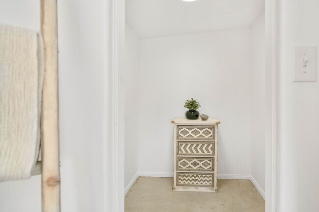Building Photo - COMING SOON: 3-Bed, 2-Bath Desert-Modern B...