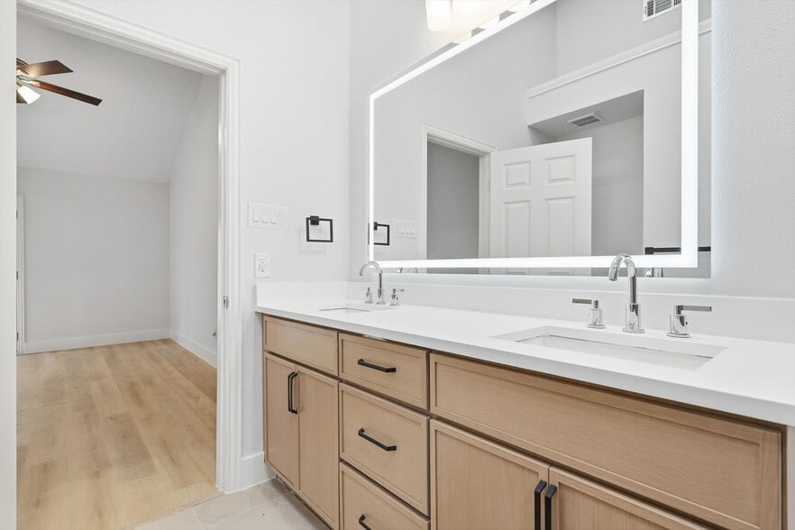 Building Photo - 4813 Via Ventura