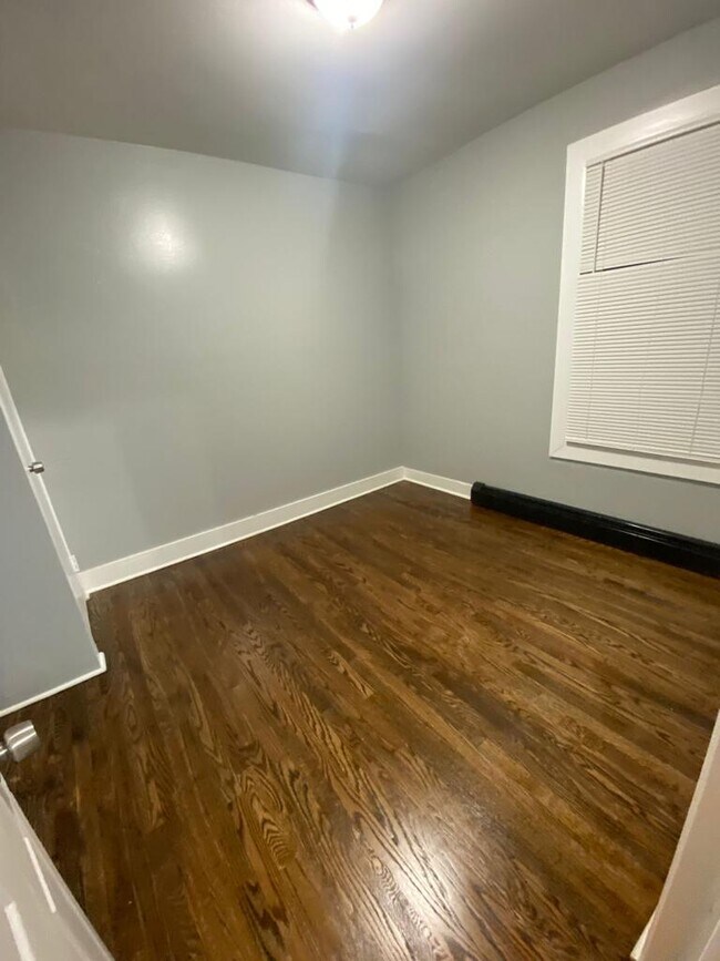 Bedroom - 51 Sassafras St