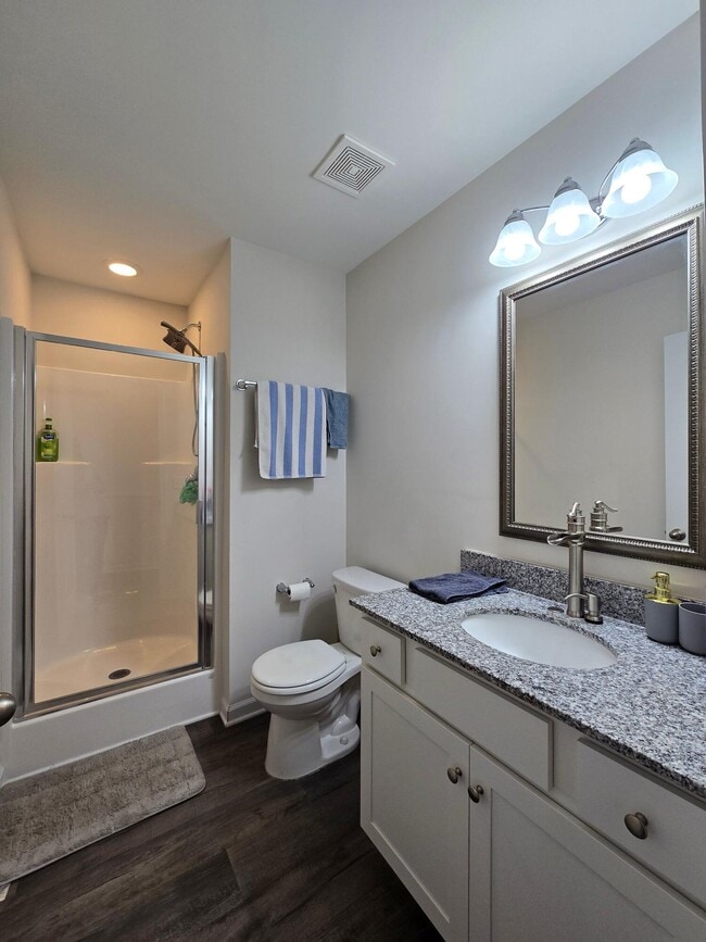 Building Photo - 335 Niblick Dr