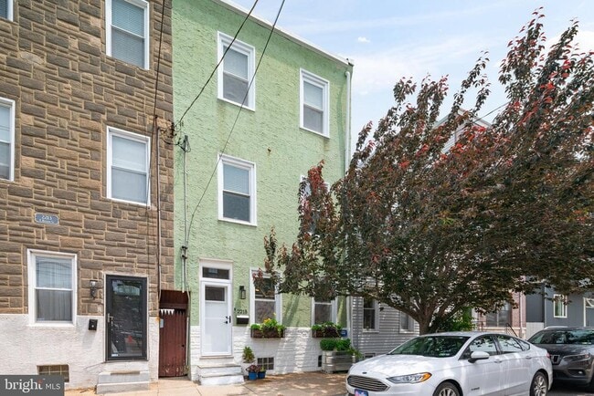Building Photo - 2215 E Boston St