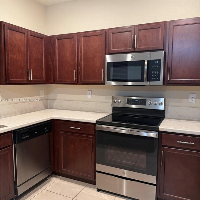 Building Photo - 10320 W 33rd Ln