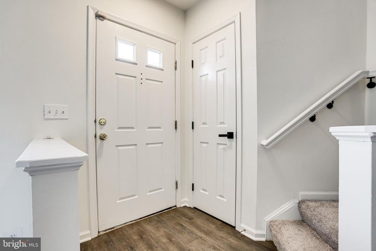 Building Photo - 15656 Three Otters Pl