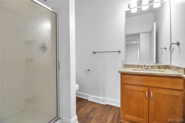 Building Photo - 5849 Broadway St