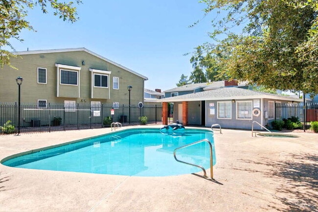 Building Photo - 2301 E University Dr