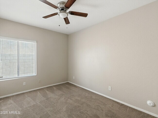 Building Photo - 541 N Scott Dr