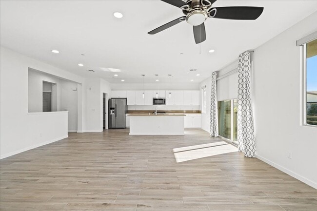 Building Photo - Resort-Style Living in a Modern 2 Bedroom Gated, 2 Pools, Home