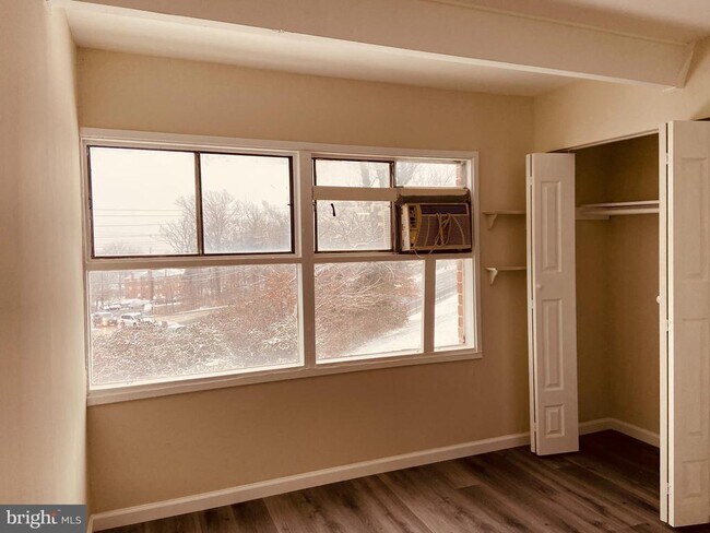 Building Photo - 7405 18th Ave