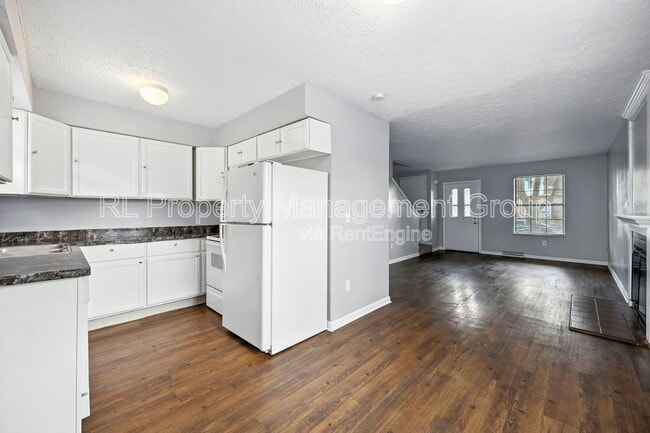 Building Photo - 1094 Farmlane Dr